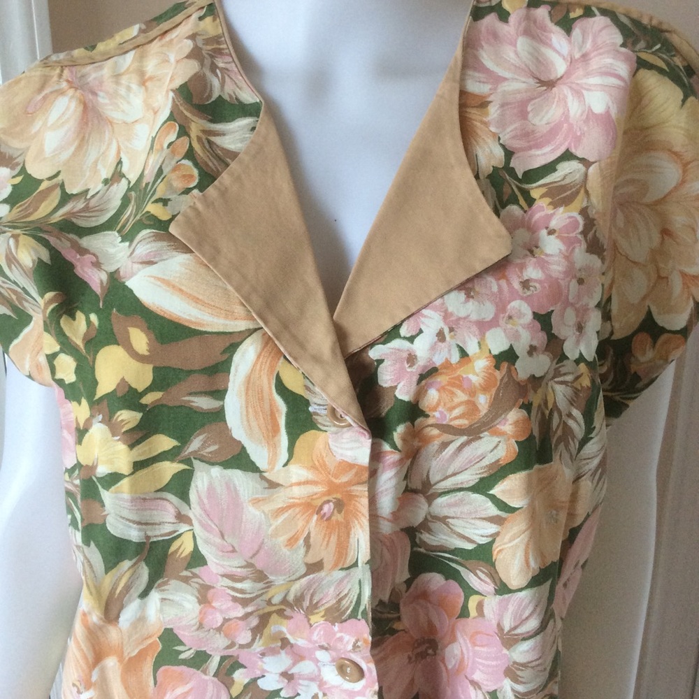 Button front robe. - Picture 2 of 6